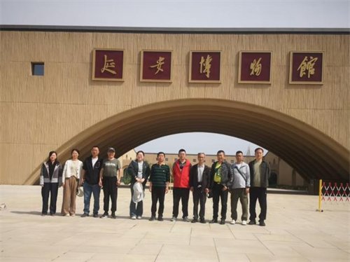 对照阅读例如延安东邻黄河